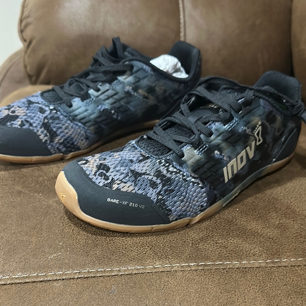 Inov8, women’s size 8.5 new in box. Bare XF210v2